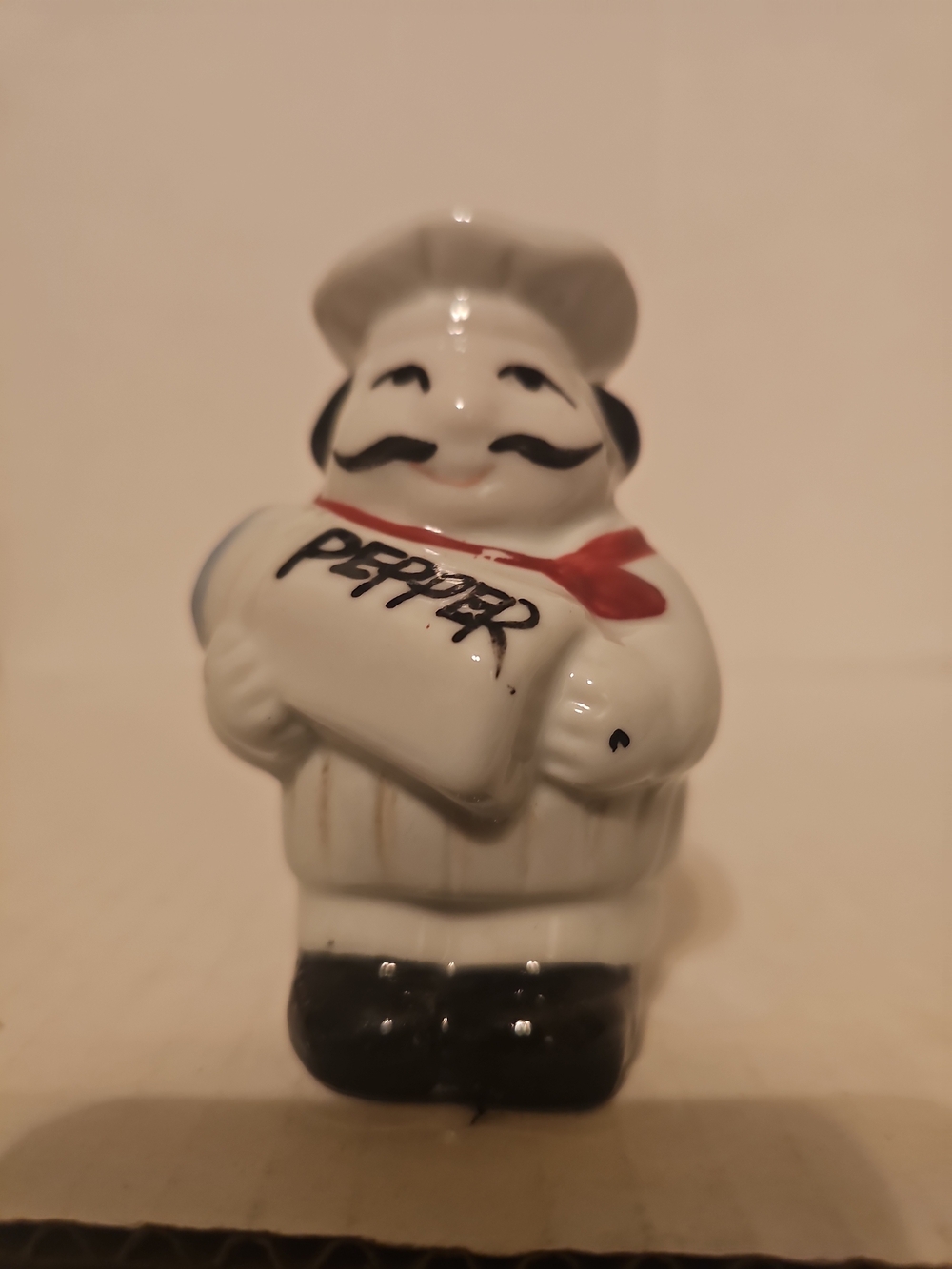 VINTAGE Pepper SHAKER White Chubby Chef 3.5"x2"
